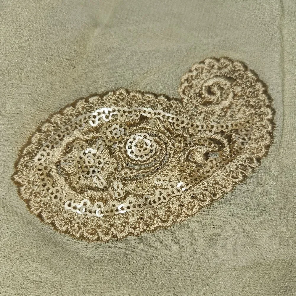 🔺️NWT Cream Embroidered Sequined Paisley Rayon Scarf